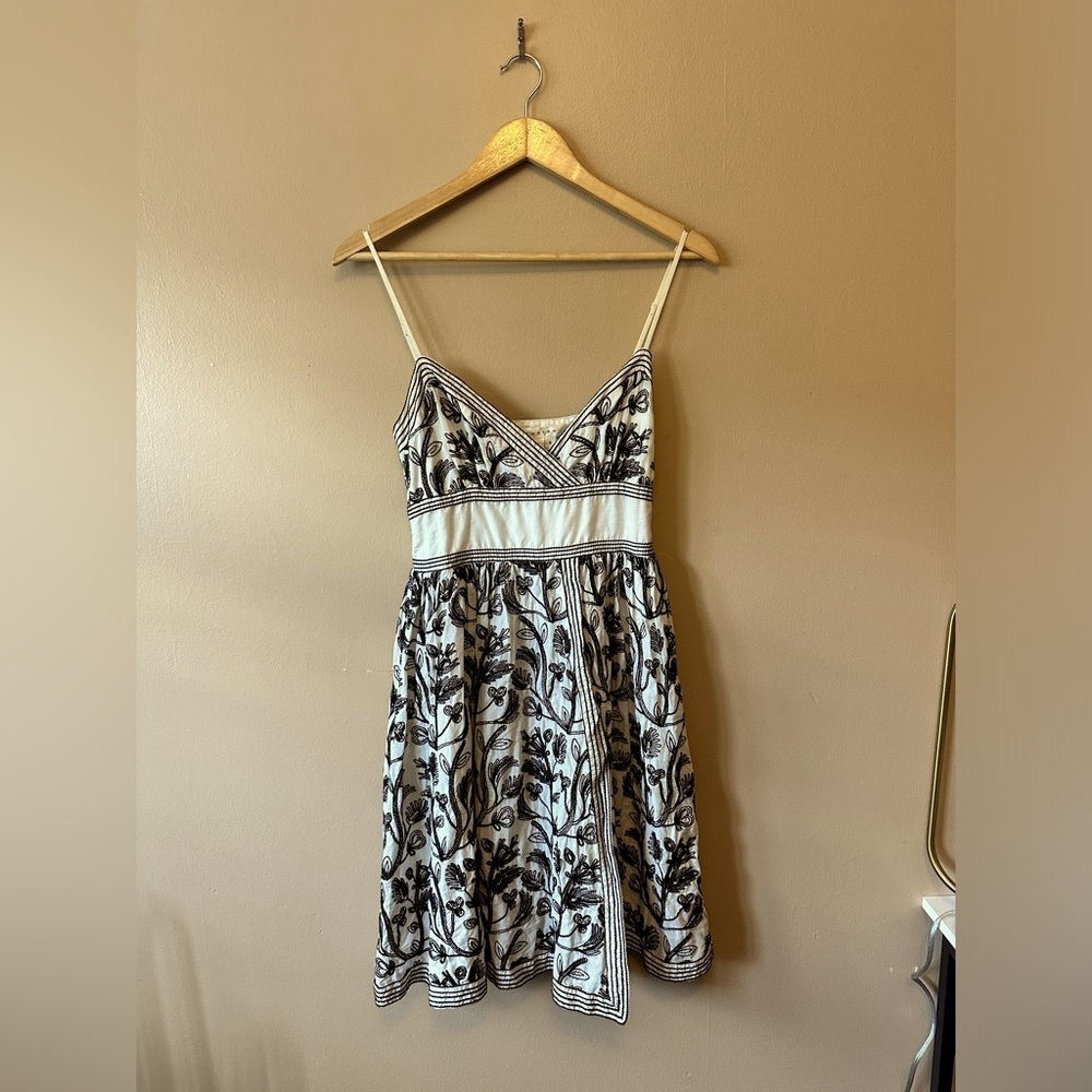 Studio M Embroidered Dress Black White SZ S Tie back Empire Waist V Neck Cotton
